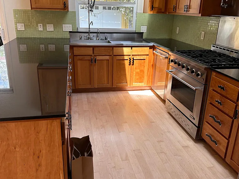 3560 Wildwood Ln — Photo 3