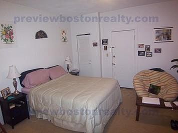 2nd image of 1423 Commonwealth Ave #T304