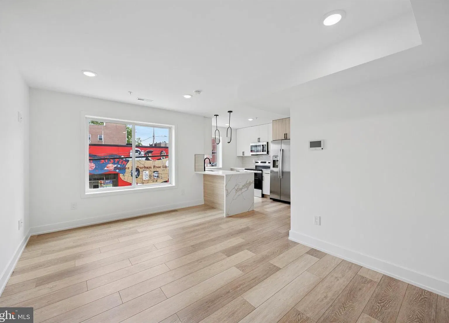 Spacious 3BR/3BA Apartment with Private Patio & In-Unit Laundry! — Photo 3