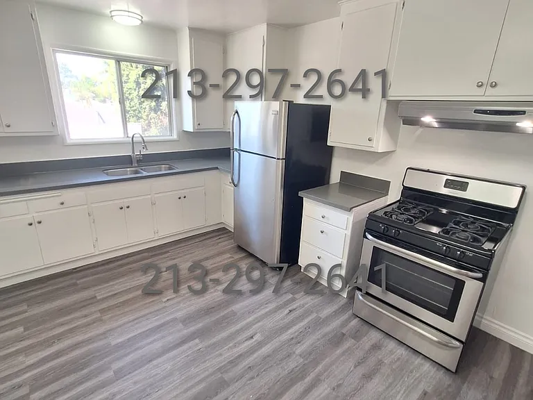 14355 Burbank Blvd #16 — Photo 5
