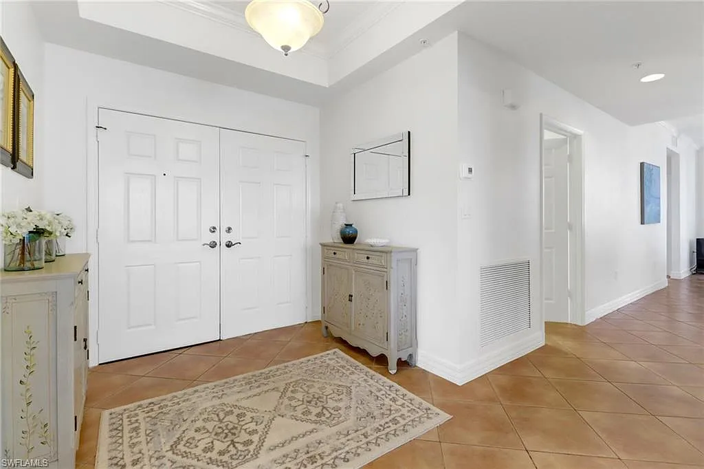 3 bed, 2.0 bath, 1633 sqft, $11,000 — Photo 2