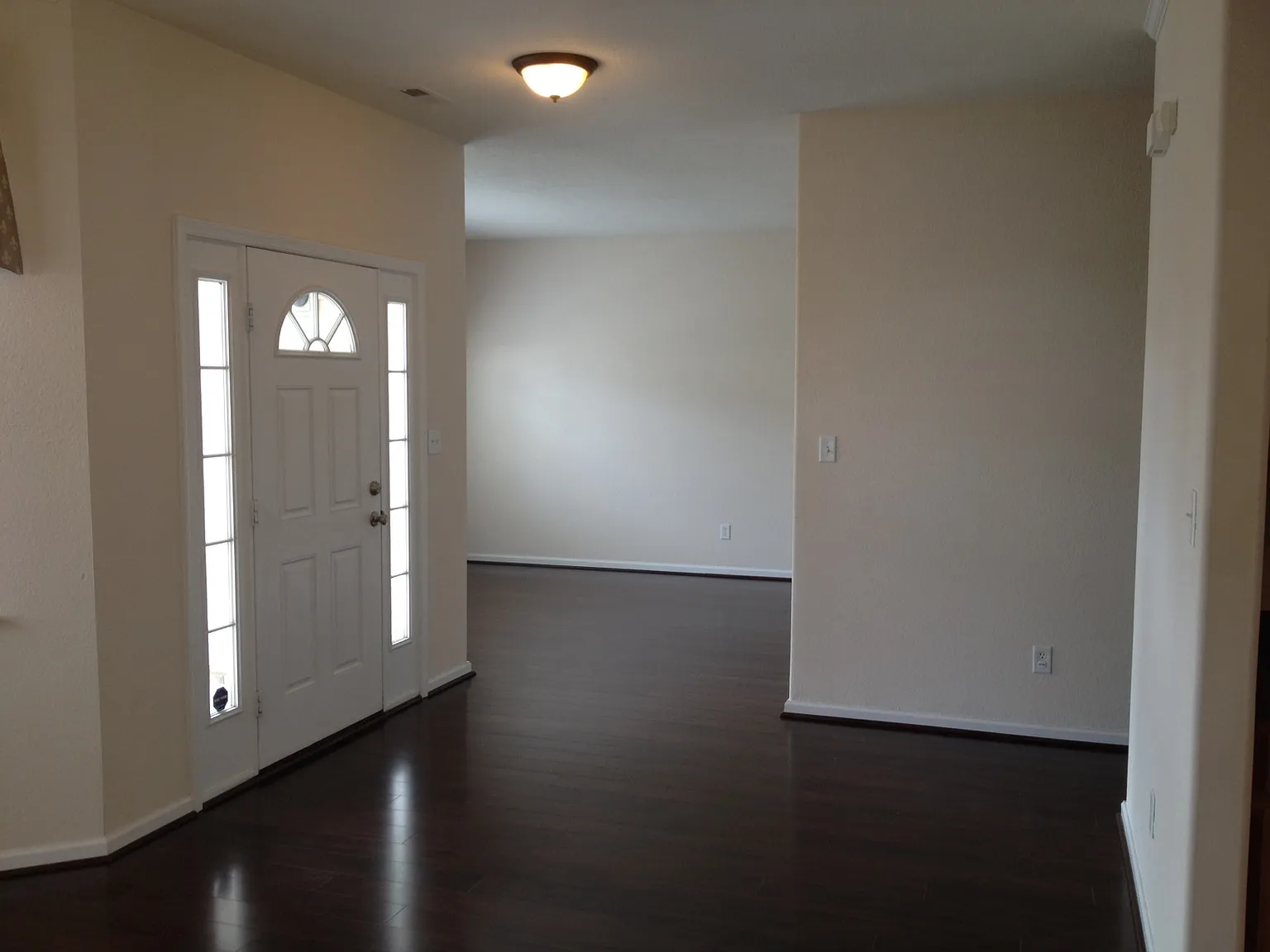 4 bed, 3.5 bath, 2283 sqft, $3,000 — Photo 3