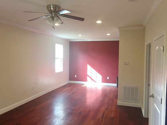 3rd image of 2115 Signal Dr