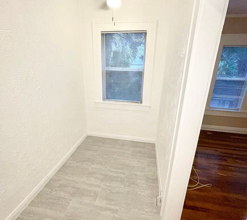 1st image of 323 N Westland Ave #12666561