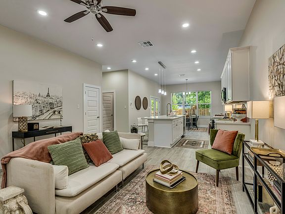 5th image of 1418 W Gramercy Pl