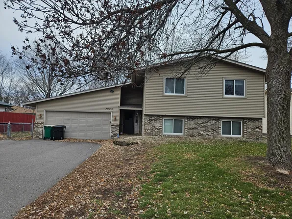 7925 Noble Ave N, Brooklyn Park, MN 55443