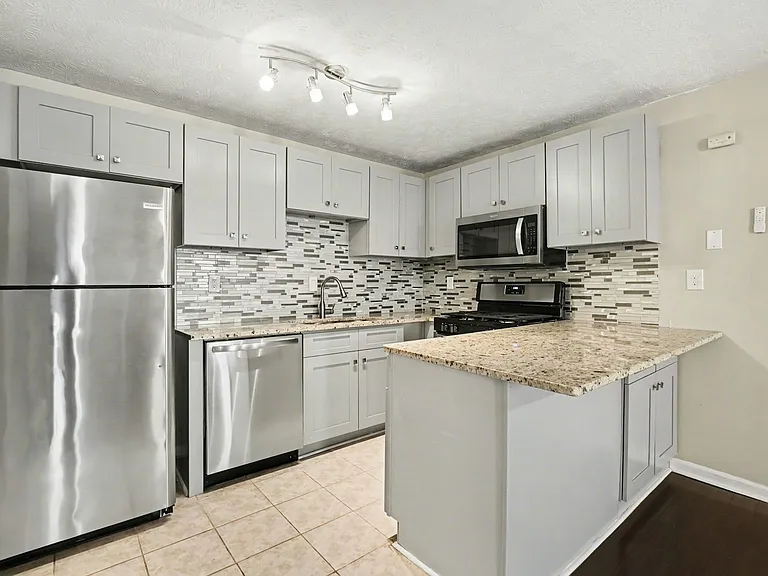 918 Dunbar Dr — Photo 6