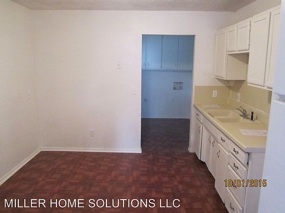 4th image of 616 SW 47th St