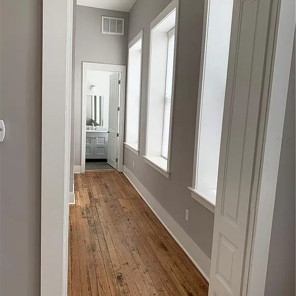 100 N Royal St #2G — Photo 3