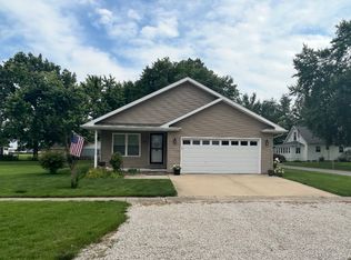 209 W Washington St, Fithian, IL 61844