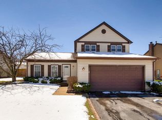 27 Oriole Ln, Glendale Heights, IL