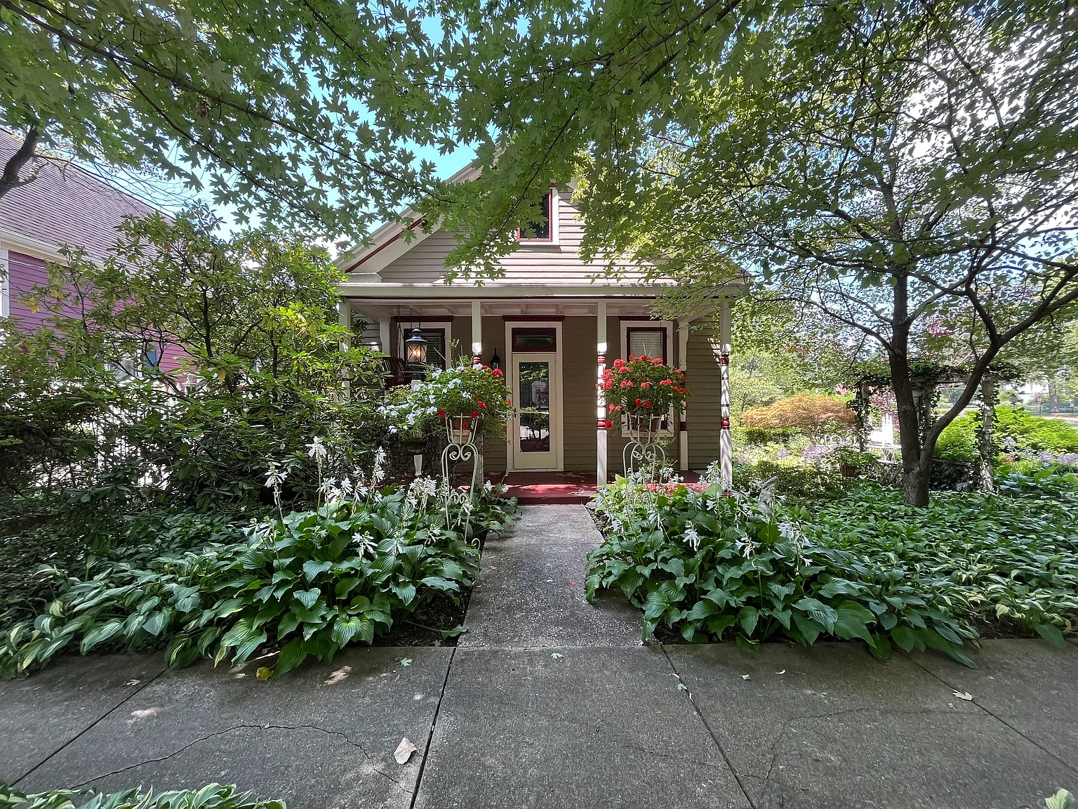 1 bed, 1154 sqft, $995 — Photo 1