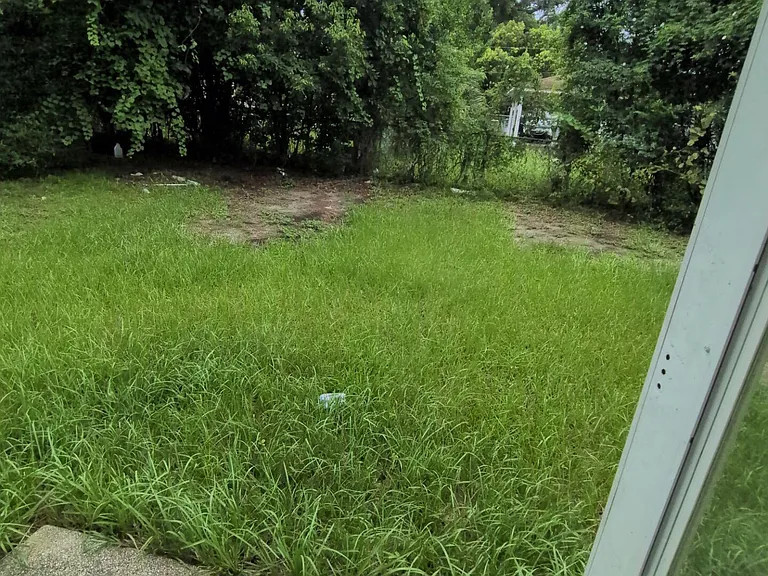 1454 Winthrop St — Photo 14