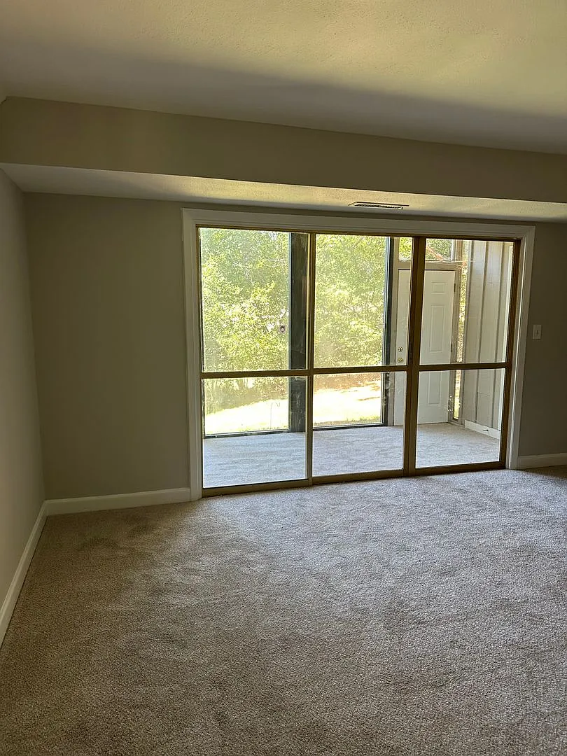 2 Bed/2 Bath Condo in Ramsgate — Photo 4