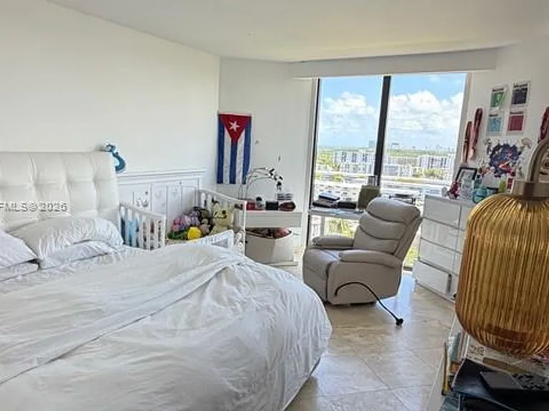 2000 Island Blvd #CU-1404 — Photo 12