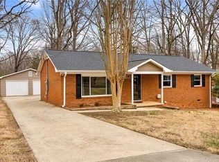 2936 Isaacs Pl, Greensboro, NC 27408