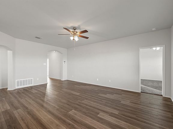 4th image of 3017 Risinger Rd