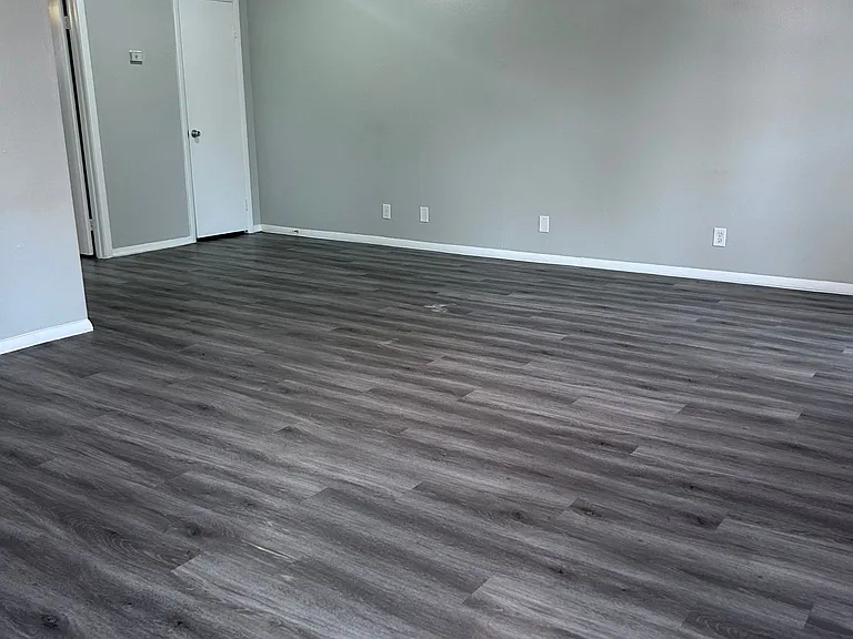 McIntyre Apartments — Photo 39