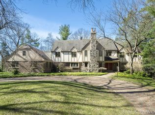 7675 Timber Bluff Dr SE, Ada, MI 49301