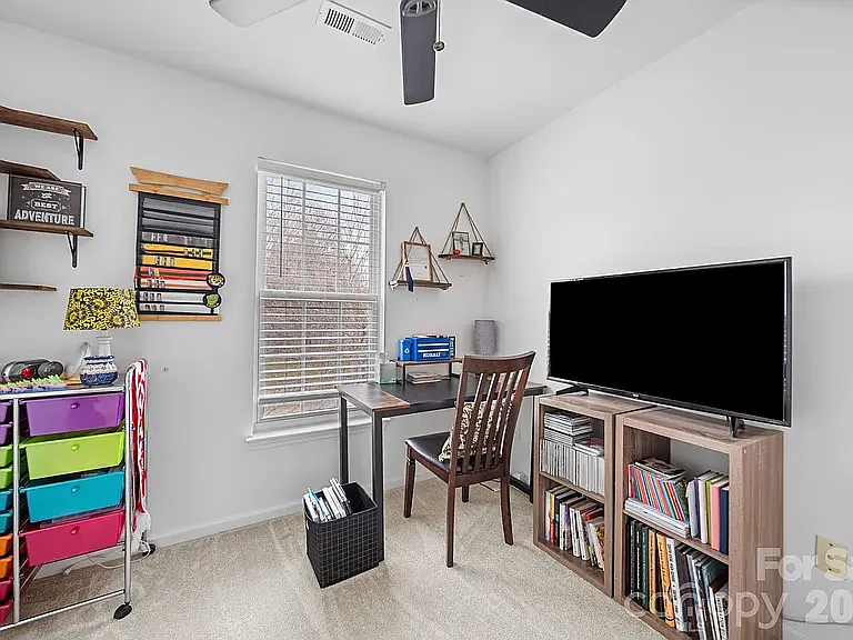 17610 Delmas Dr — Photo 20