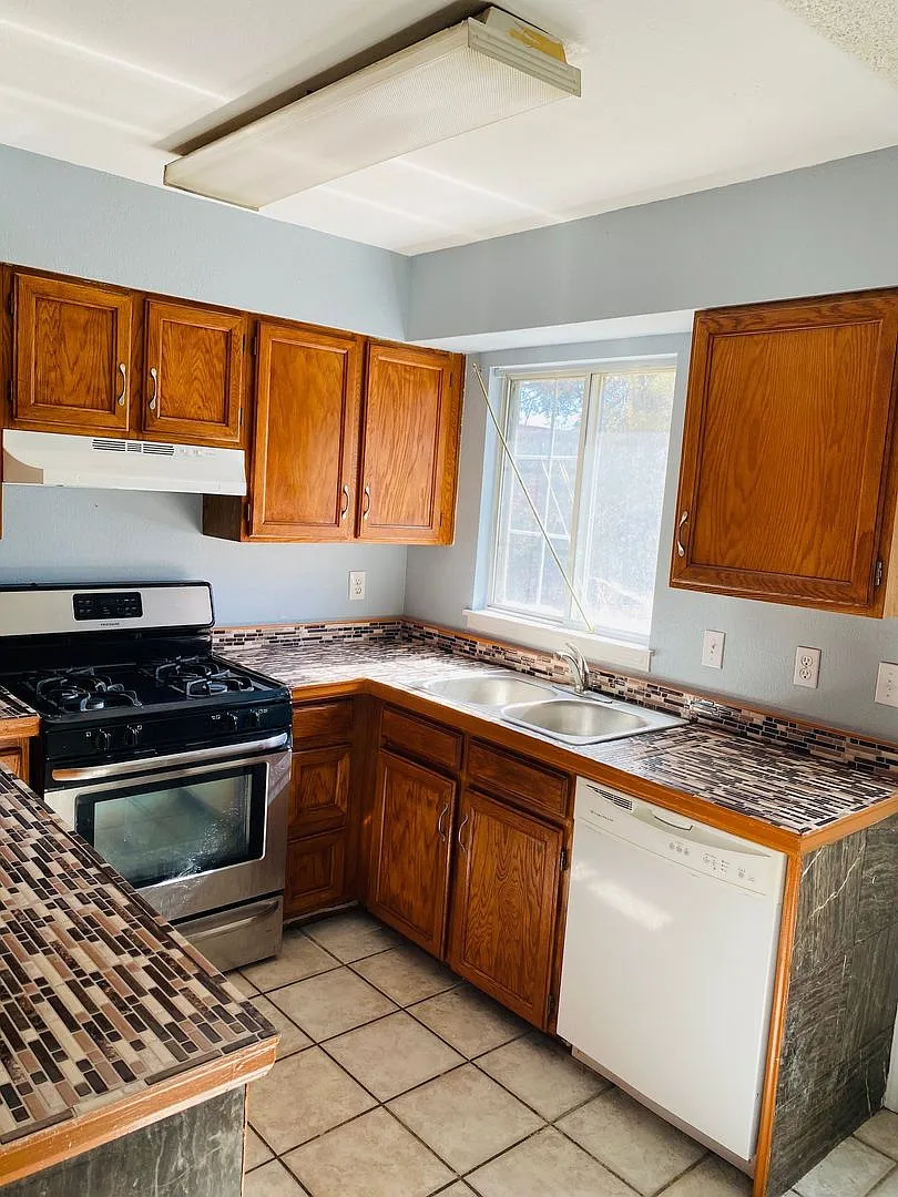 Recently Remodeled End Unit for Rent in Boulder Backs and Opens to Green Space! — Photo 4