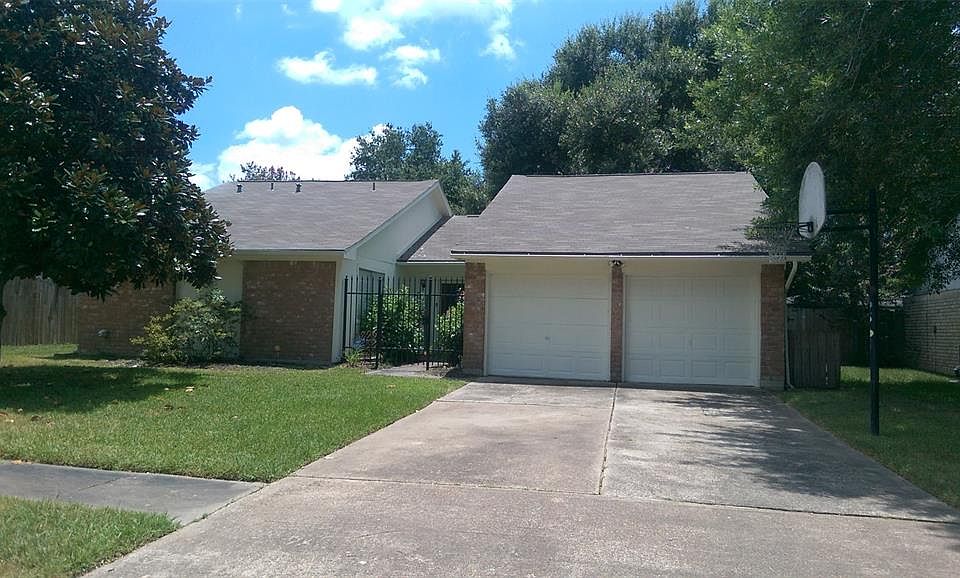 1st image of 22815 Elsinore Dr