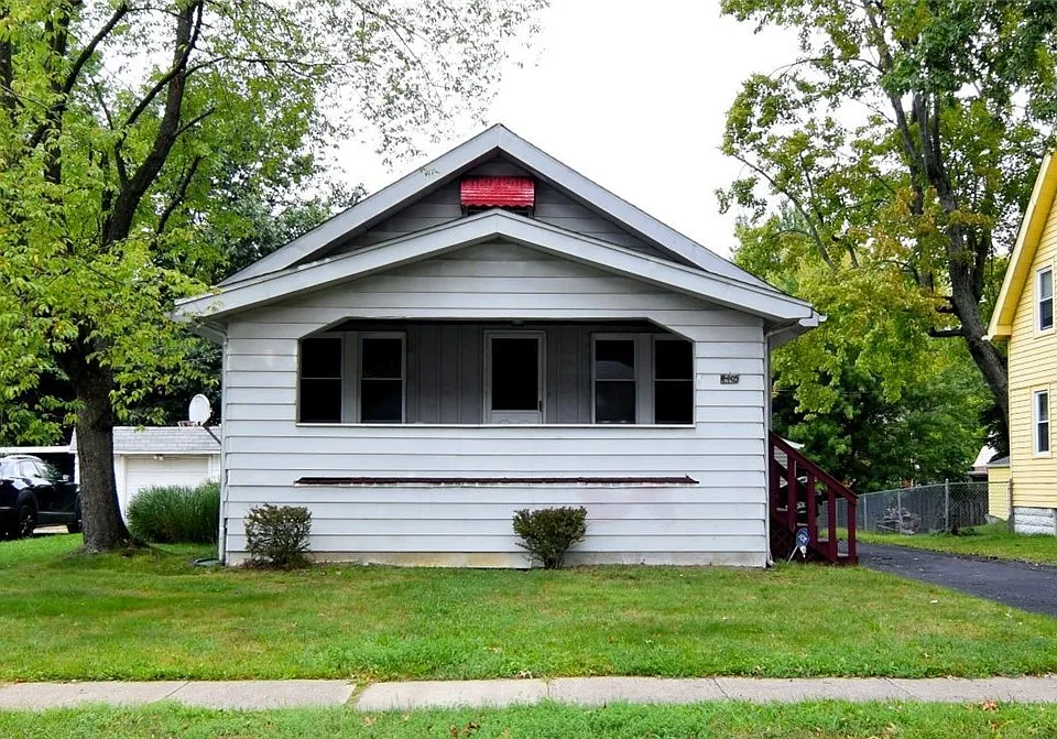 4405 Elmwood Rd