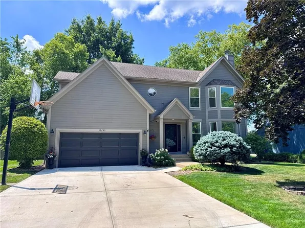 15249 W 139th Ter, Olathe, KS 66062