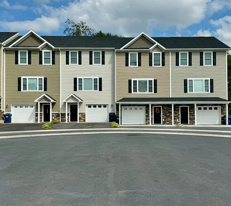 1060 Harvest Ct