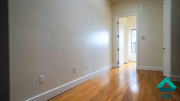 Rented by EXR | media 17