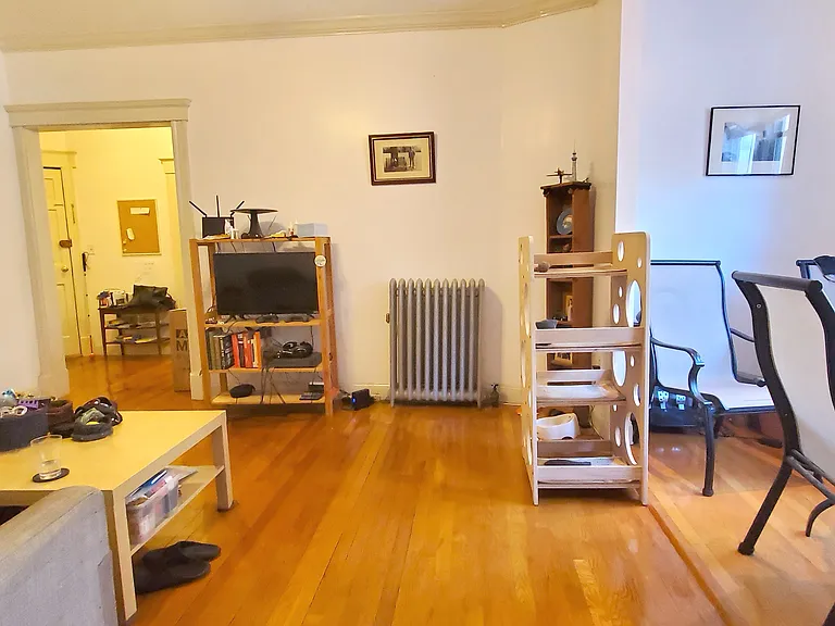 134 Sutherland Rd #2 — Photo 4