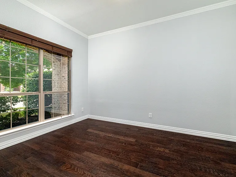 305 Dorset Ct — Photo 28