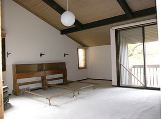 402 Ridgewood Dr, Bellevue, NE 68005