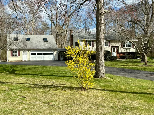 22 Riverview Drive, Eliot, ME 03903