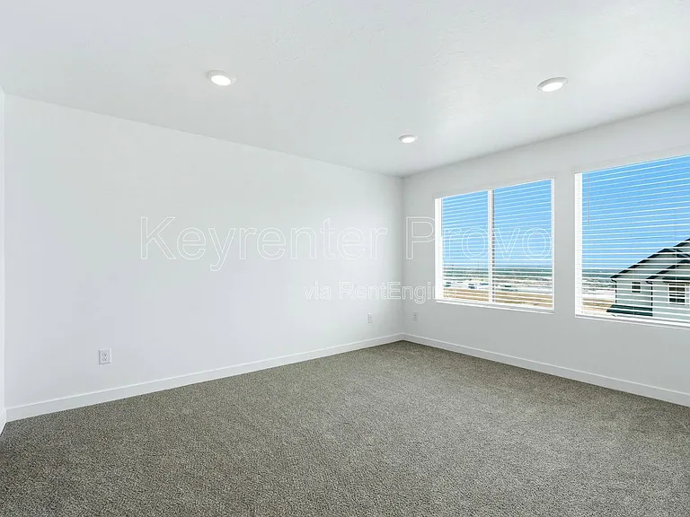 371 E Levengrove Dr — Photo 18