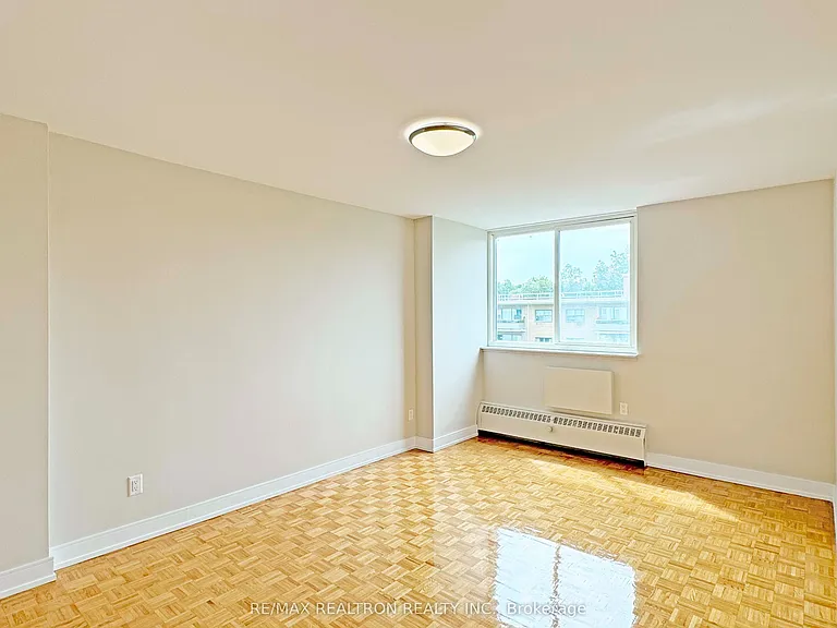 10 Shallmar Blvd #607 — Photo 9