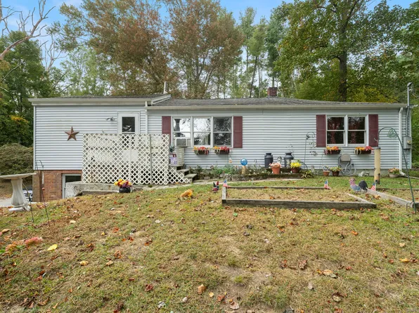 32 Bennett Pond Road, Canterbury, CT 06331