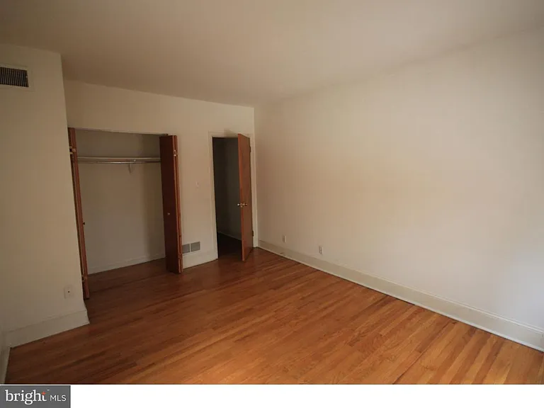 729 Spruce St #1B — Photo 8