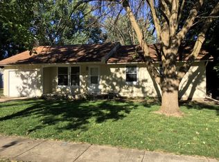 1516 Rutledge Dr, Urbana, IL 61802