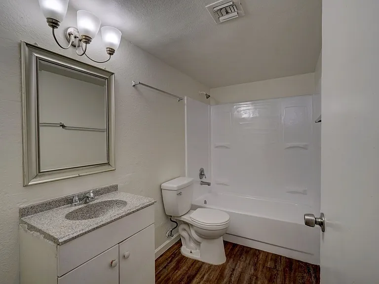 Monte Vista Commons — Photo 20