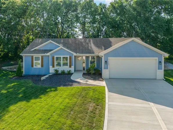 21045 W 225th Ter, Spring Hill, KS 66083