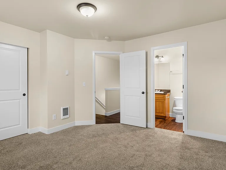 Gravelly Lake Brownstones — Photo 48