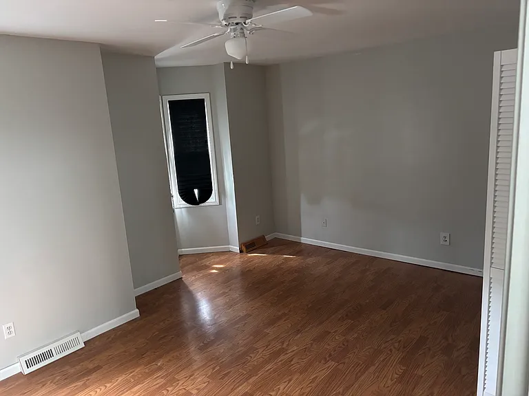235 Pine St — Photo 8