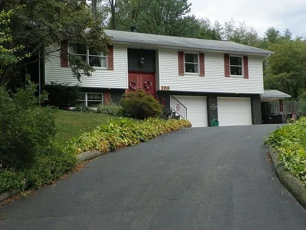 170 Beaver Rd photo 1