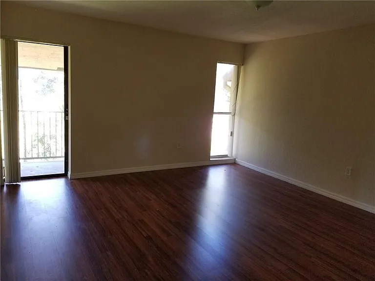 2421 N 40th Ave #109 — Photo 12
