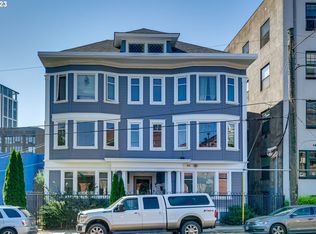 1714 NW Couch St APT 22, Portland, OR 97209