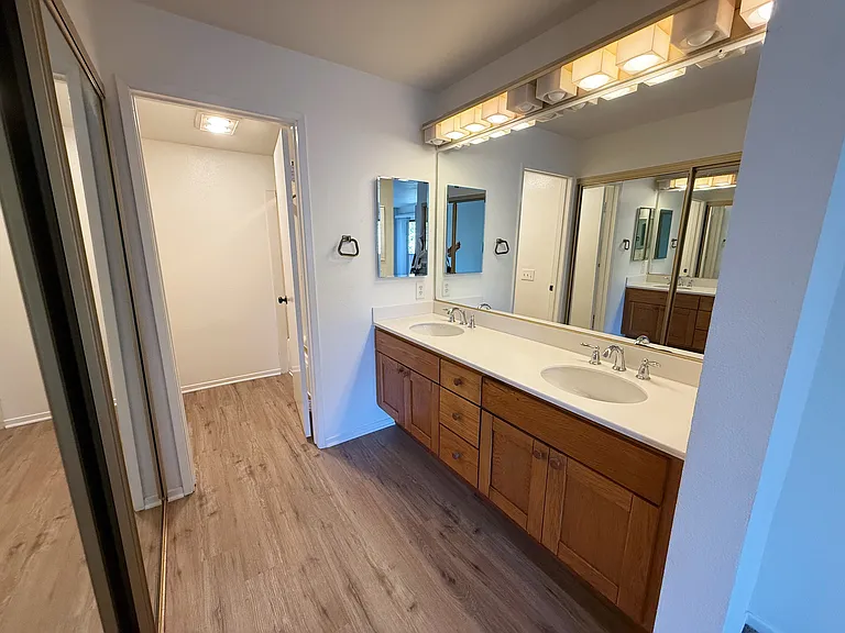 8880 Villa La Jolla Dr #214 — Photo 16