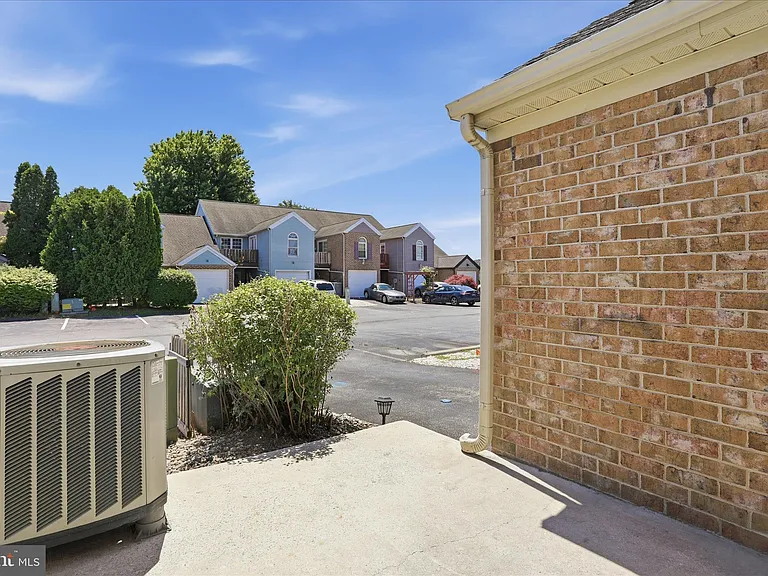 1008 Orchard Dr — Photo 23