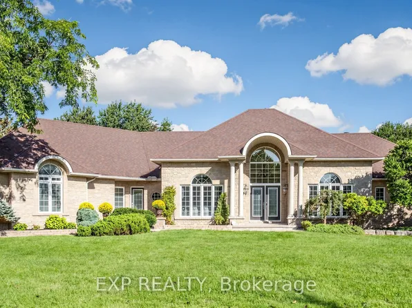 36 Maplehyrn Ave, East Gwillimbury, ON L0G 1V0