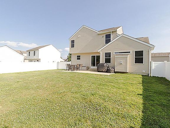 2nd image of 5704 Summerville Dr
